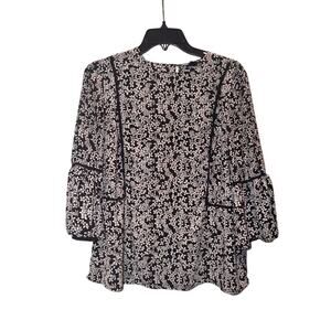 Who What Wear Floral Blouse – Size Medium